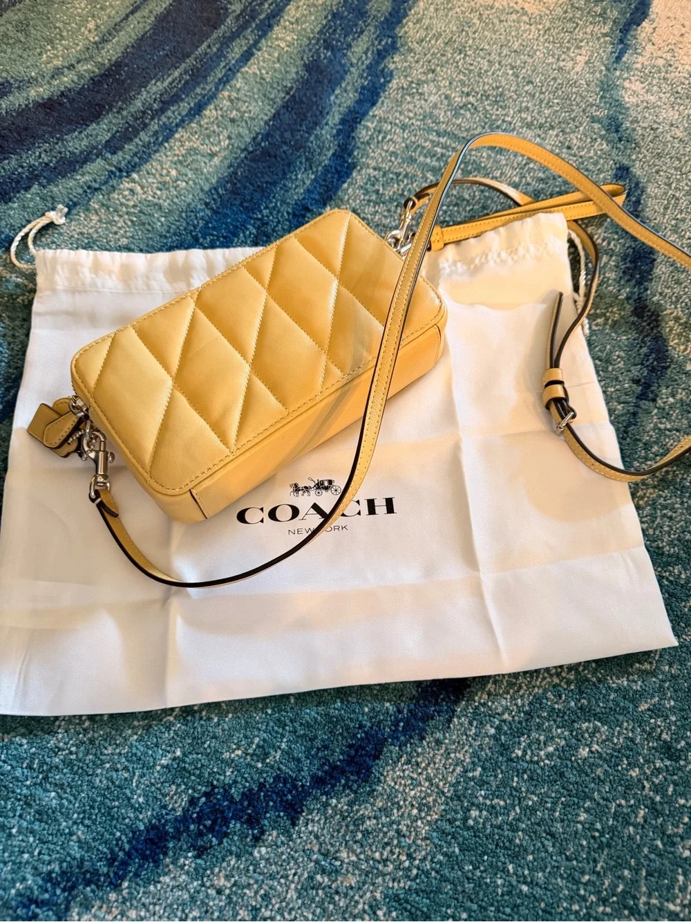 Coach Quilted Leather Camera Bag- Yellow, 💯 Authentic Excellent Condition